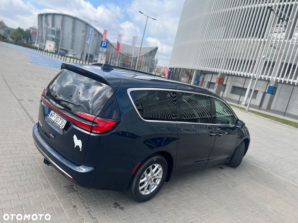 Chrysler Pacifica - 5