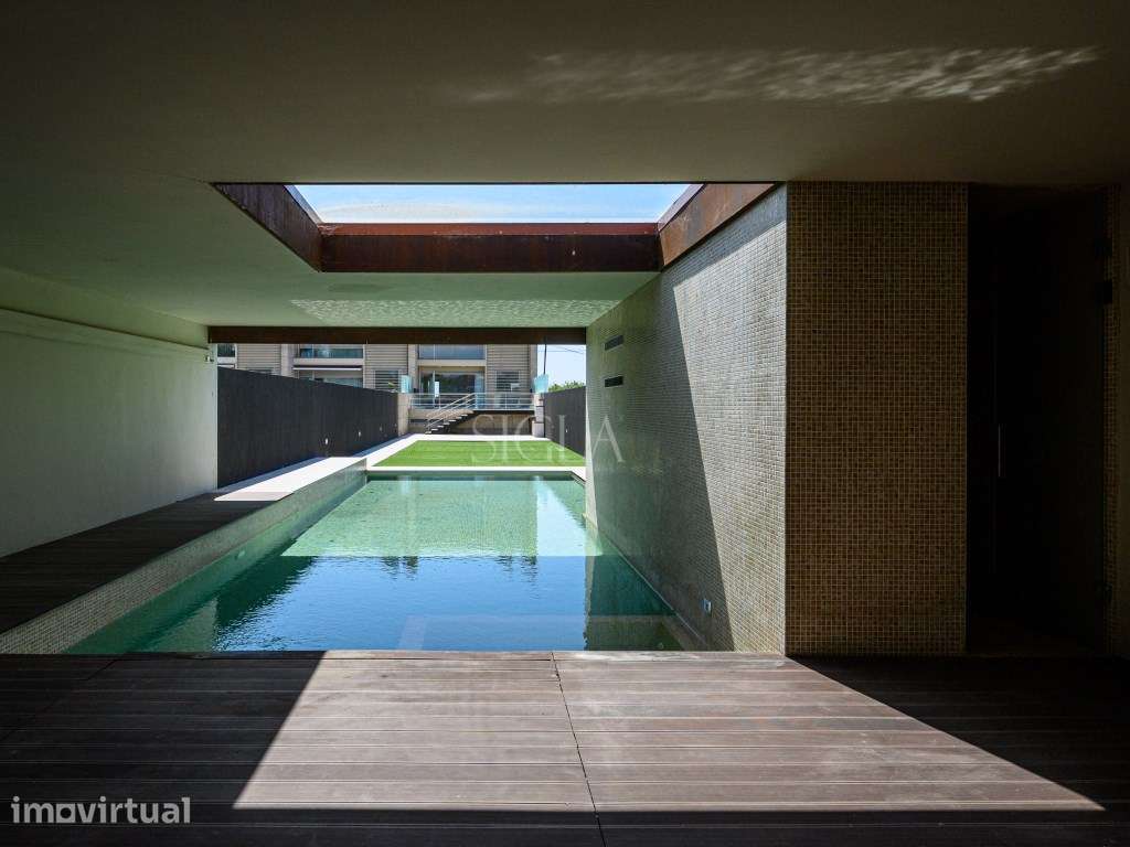 Moradia com Piscina em 1ª linha de Praia - Grande imagem: 2/52
