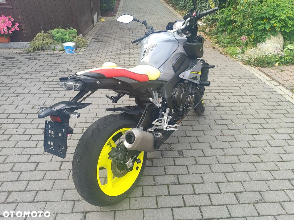 Yamaha MT - 2
