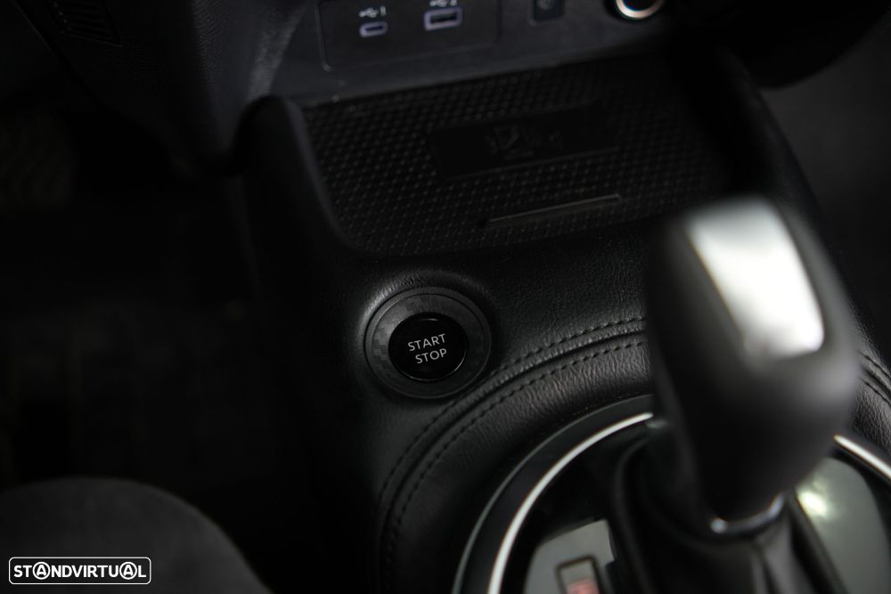 Nissan Juke 1.6 Hybrid N-Connecta - 17