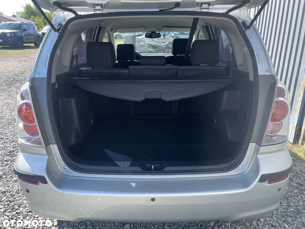 Toyota Corolla Verso - 10