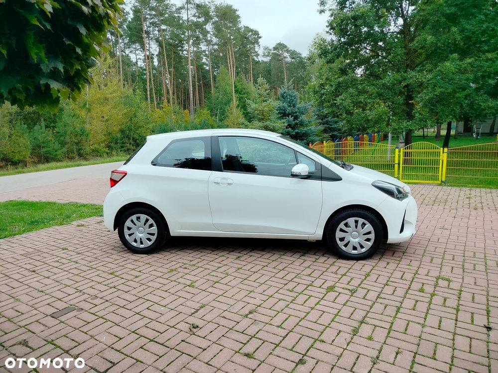 Toyota Yaris 1.0 Premium - 4