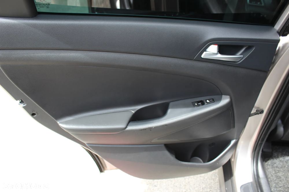 Hyundai Tucson blue 1.7 CRDi 2WD DCT Premium - 29