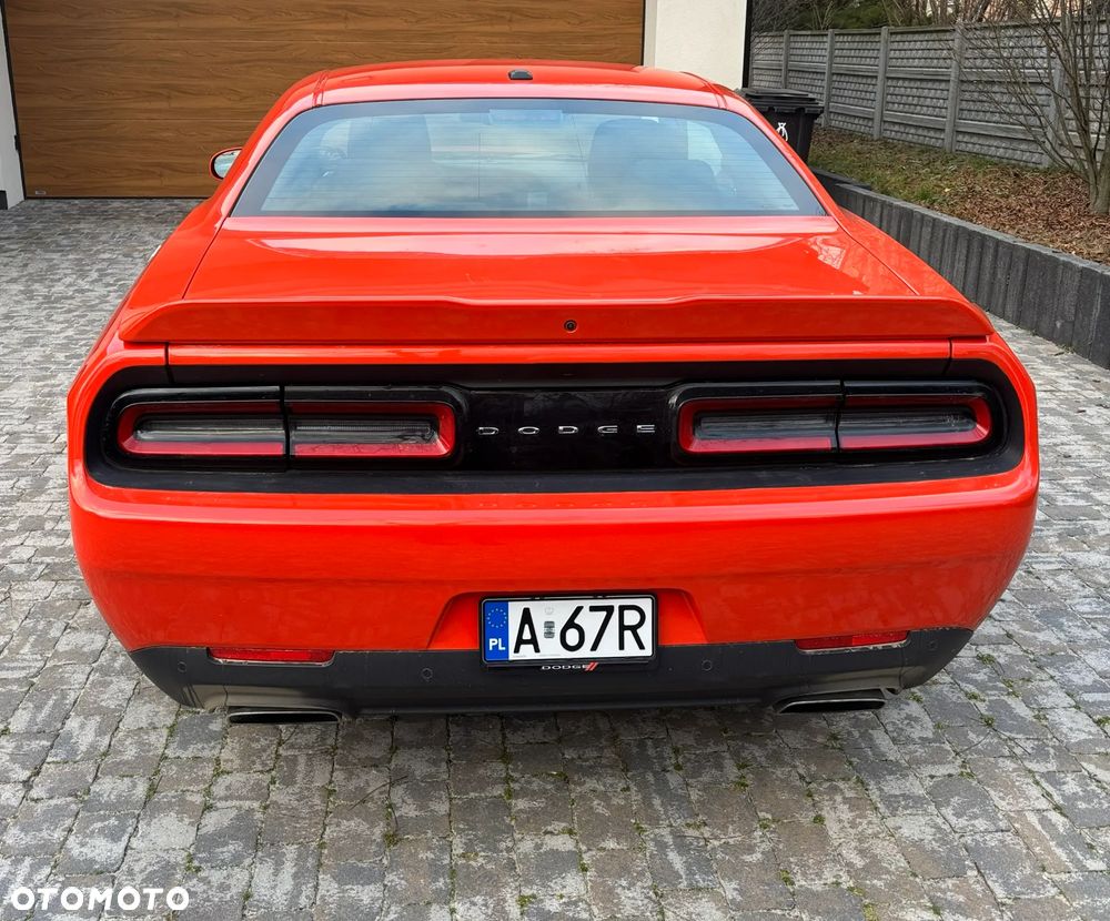 Dodge Challenger - 4