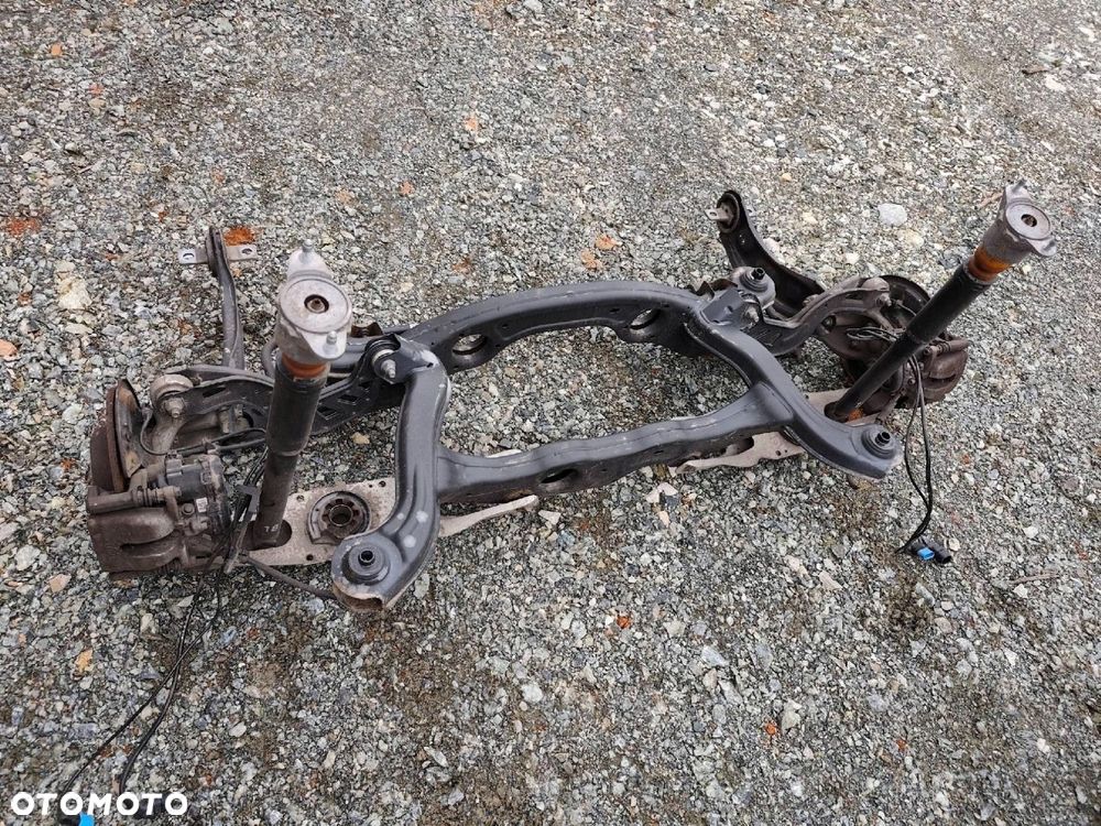 MERCEDES W246 TYLNY WÓZEK BELKA ZWROTNICA L+P KOMPLET - 1