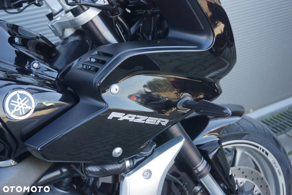 Yamaha FZ - 20