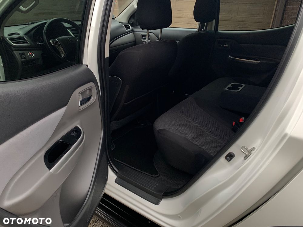 Mitsubishi L200 2.4 d DC Instyle Premiere Edition - 37