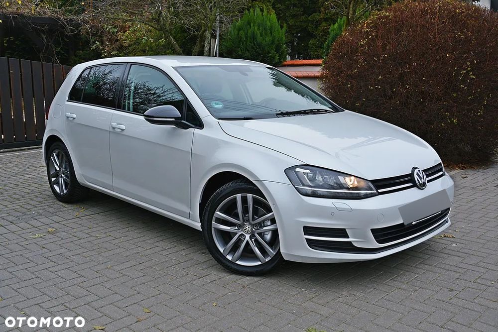 Volkswagen Golf - 6