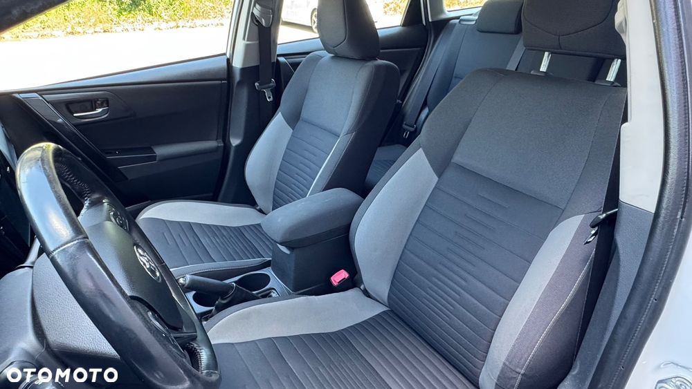 Toyota Auris 1.4 D-4D Active - 6