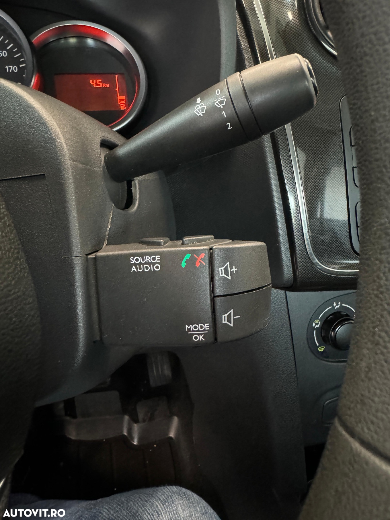 Dacia Logan 1.0 SCe SL PLUS - 13
