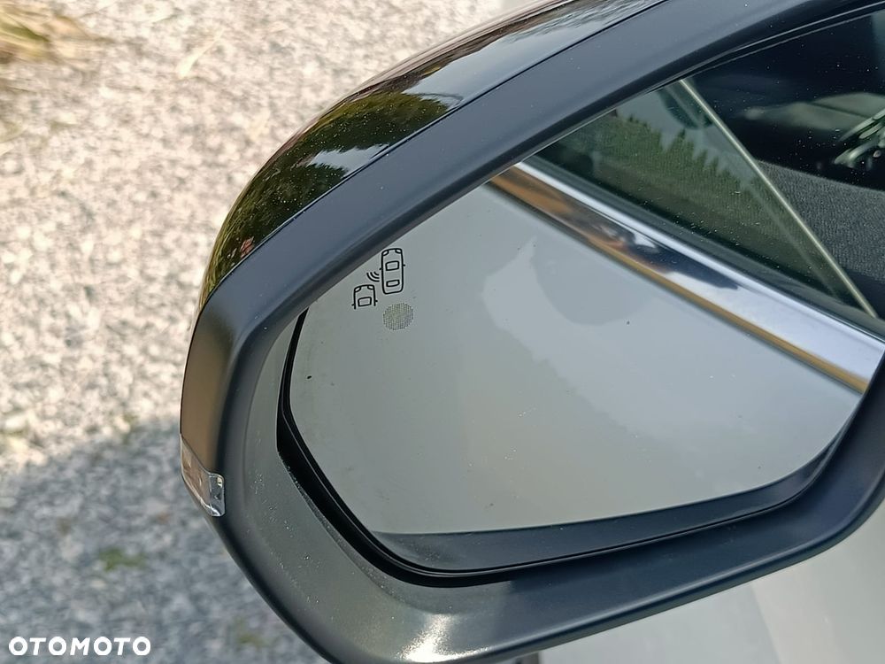 Peugeot 3008 1.2 PureTech GPF Allure S&S EAT8 - 17