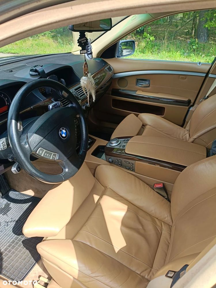 BMW Seria 7 750i L - 9