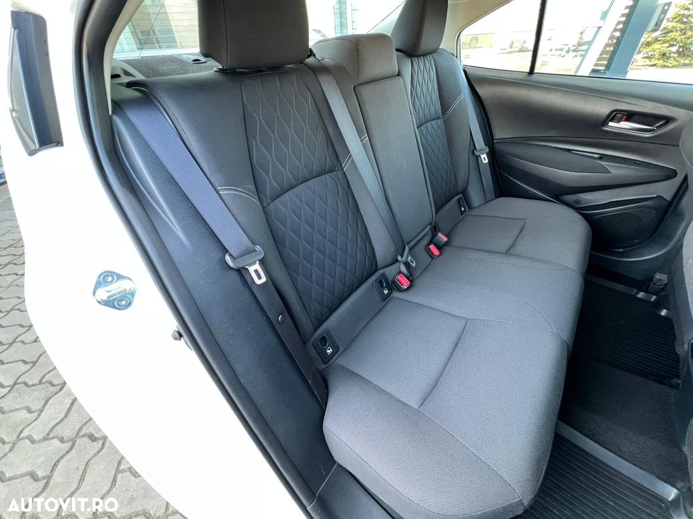 Toyota Corolla 1.8 HSD Business - 16