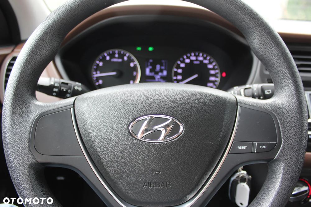 Hyundai i20 blue 1.2 Classic - 15