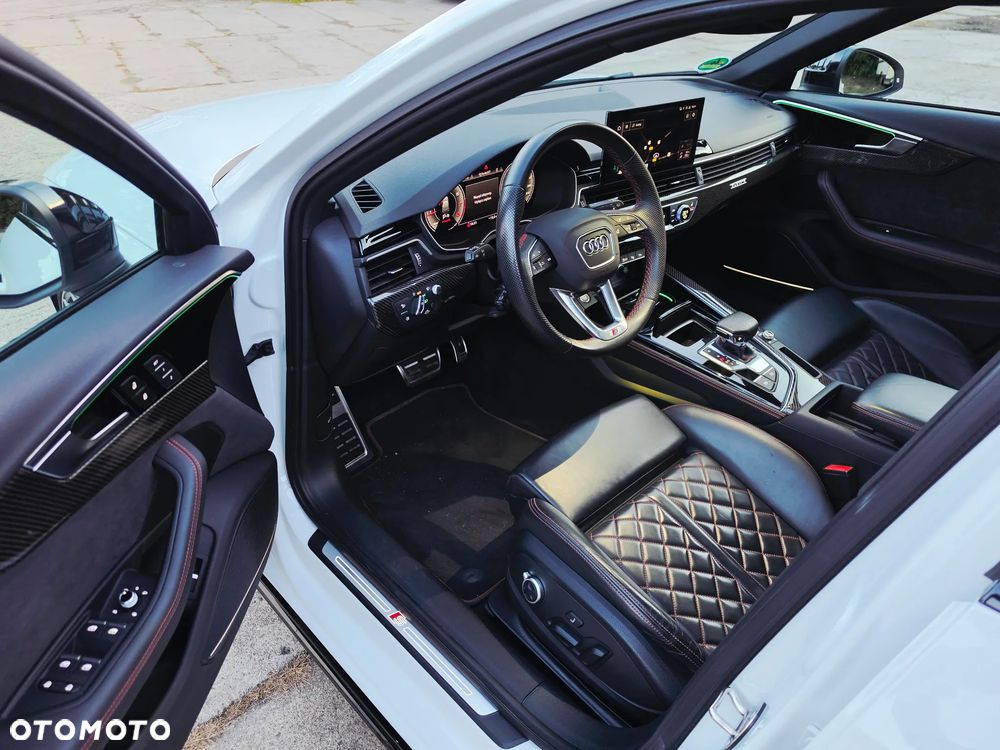 Audi A4 Avant 45 TFSI quattro S tronic S line - 17