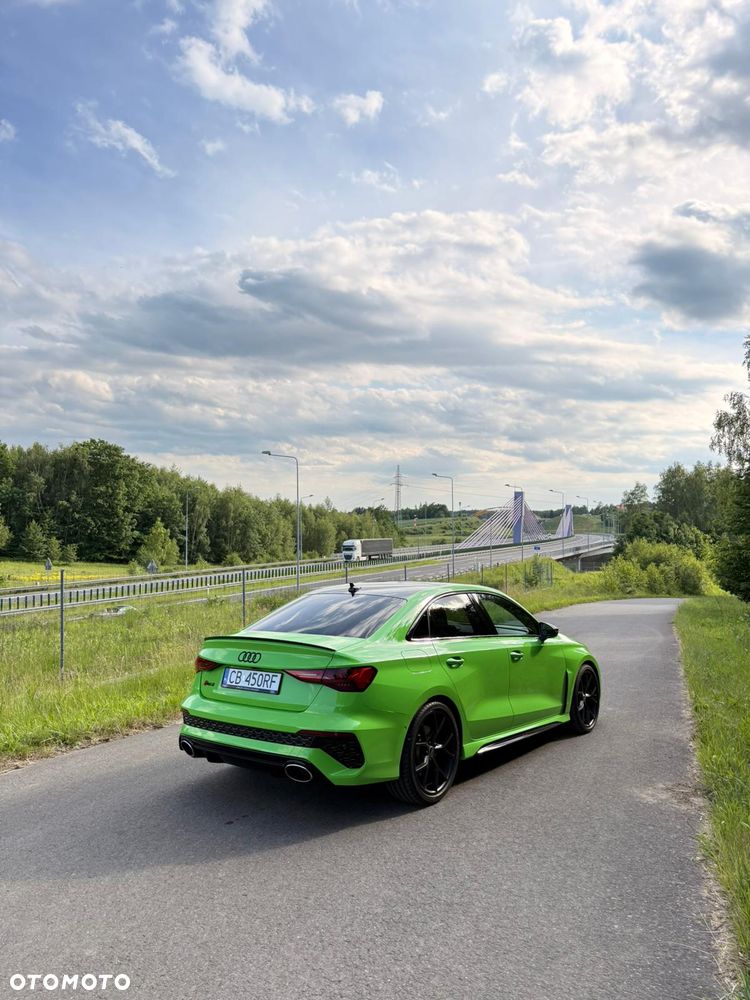 Audi RS3 Limousine - 1
