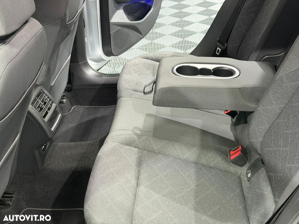 Volkswagen Golf 2.0 TDI SCR DSG Life - 20