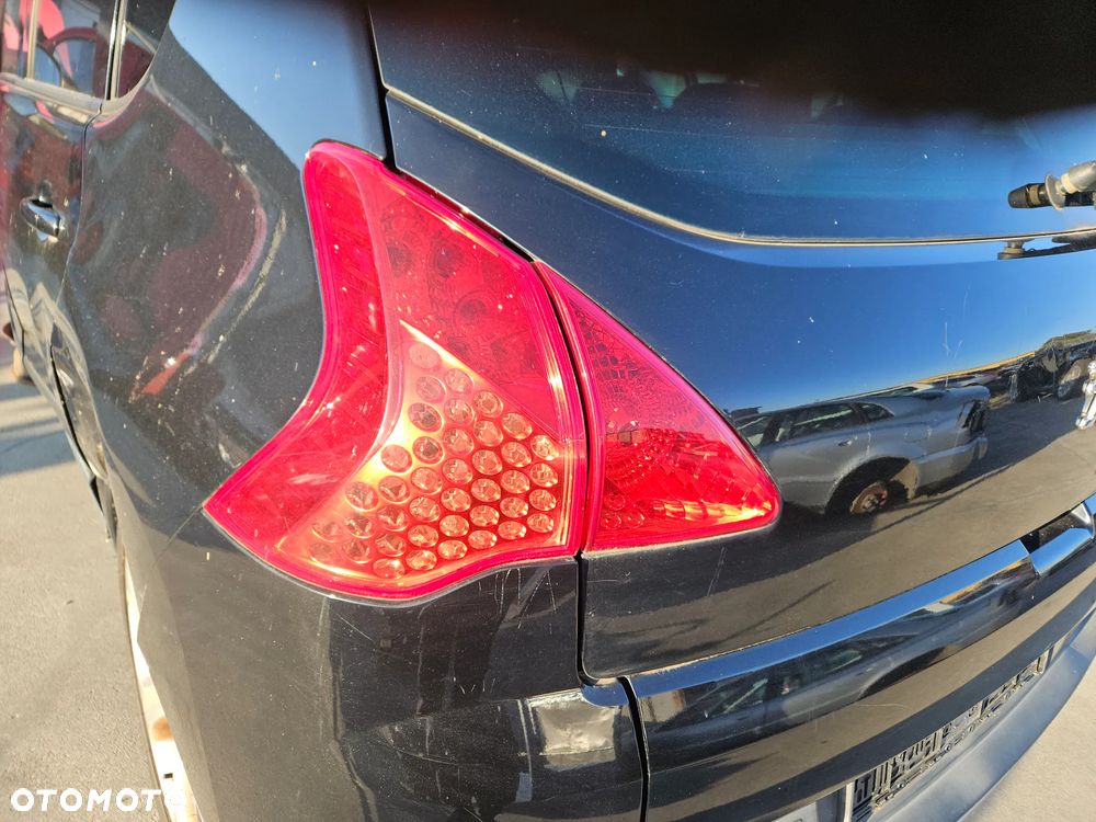 Lampa lewa tył tylna w błotnik Peugeot 3008 I 2011r Europa - 1
