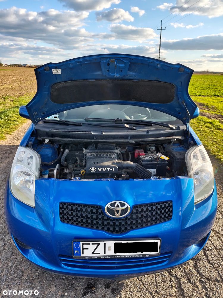 Toyota Yaris 1.3 - 15