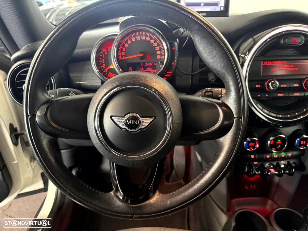 MINI 3 Portas Cooper D - 19