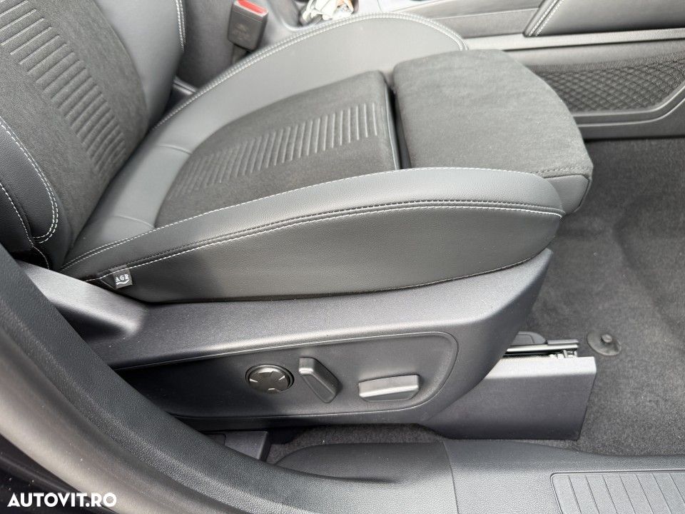 Ford Kuga - 32