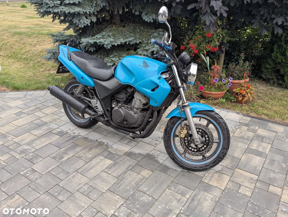 Honda CB - 1