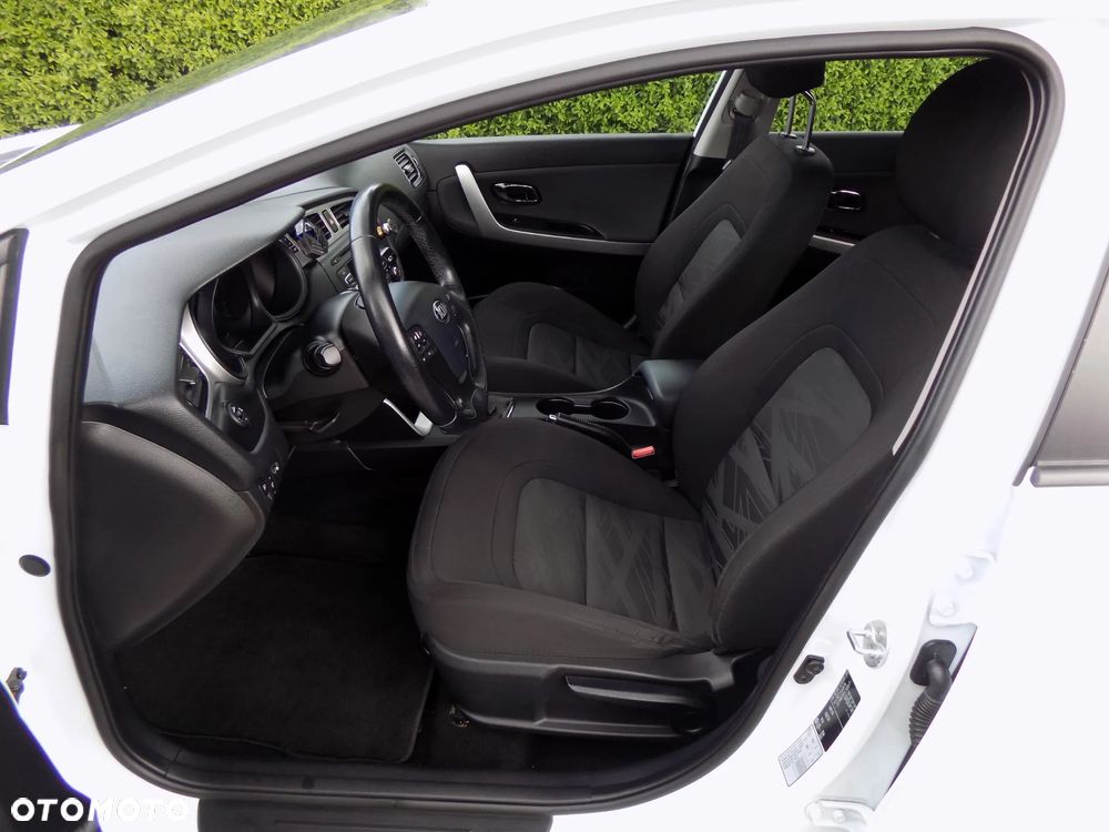 Kia Ceed - 9