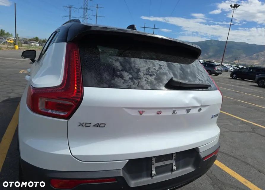Volvo XC 40 T5 AWD R-Design - 6