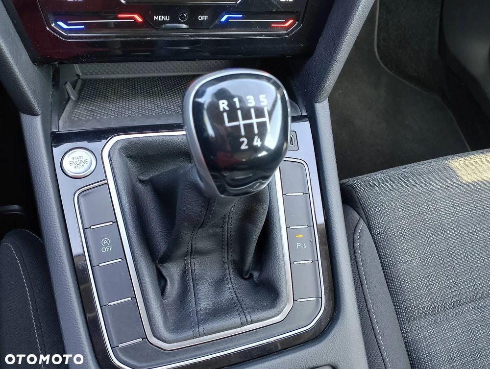 Volkswagen Passat 1.5 TSI EVO Business - 29