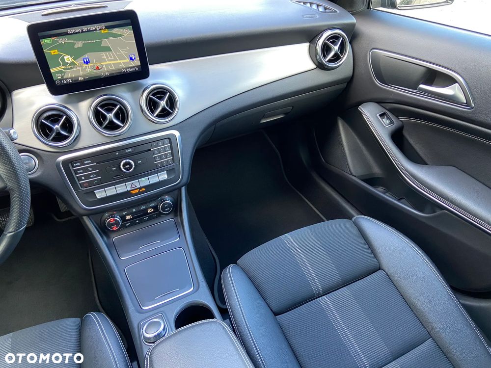 Mercedes-Benz GLA - 22