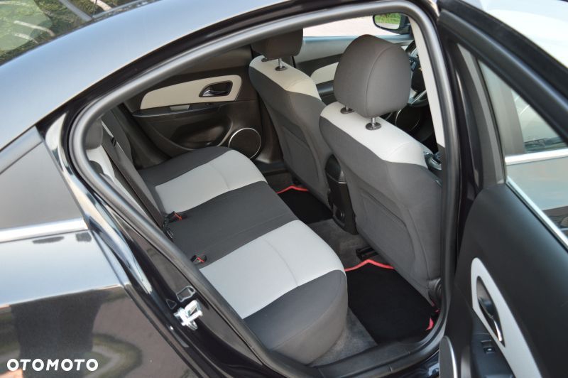 Chevrolet Cruze - 21