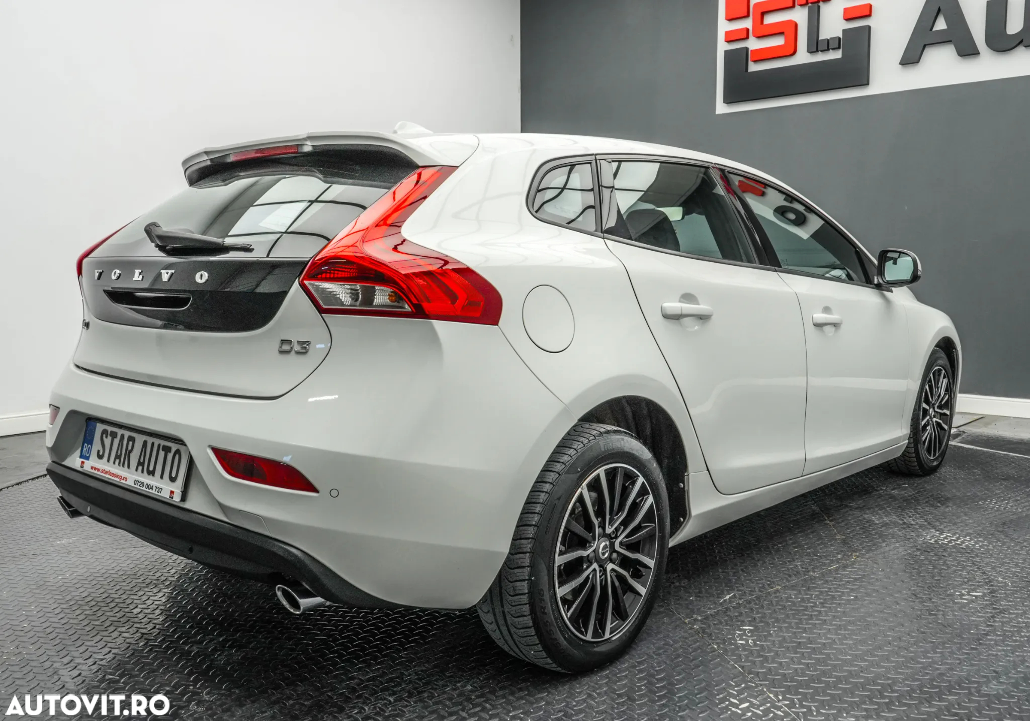 Volvo V40 D3 Aut. Momentum - 6