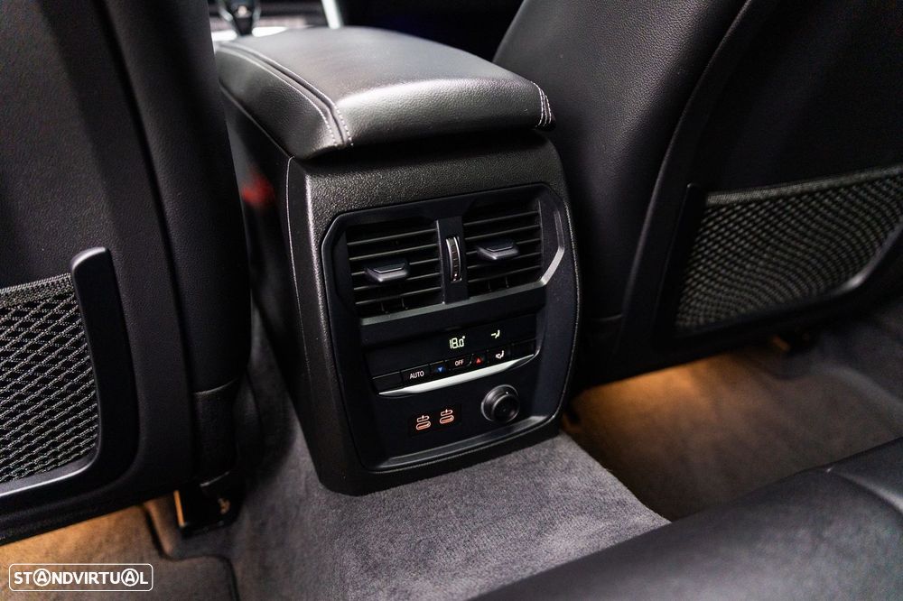 BMW 320 d xDrive Pack M Auto - 28