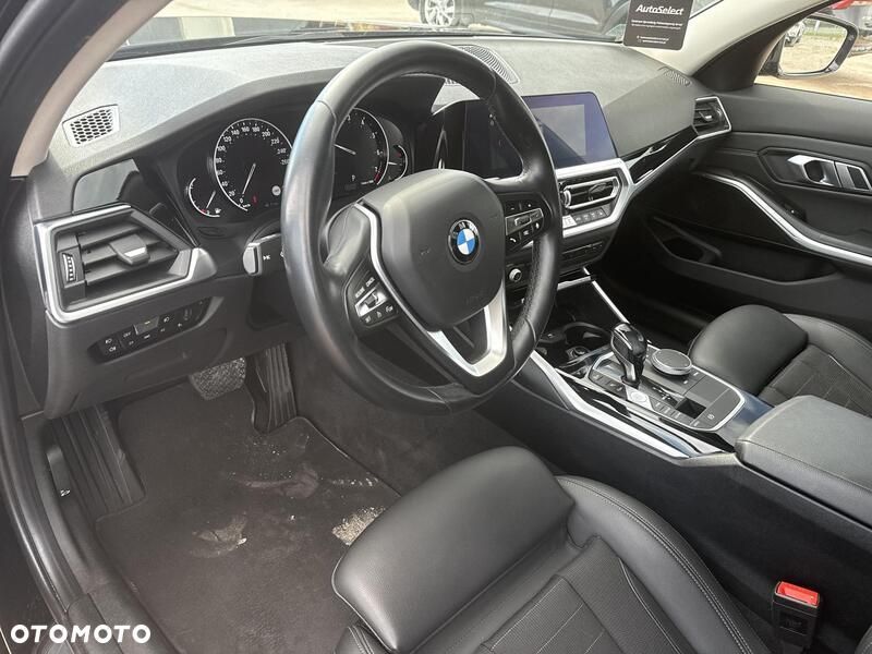 BMW Seria 3 320i Sport Line - 10