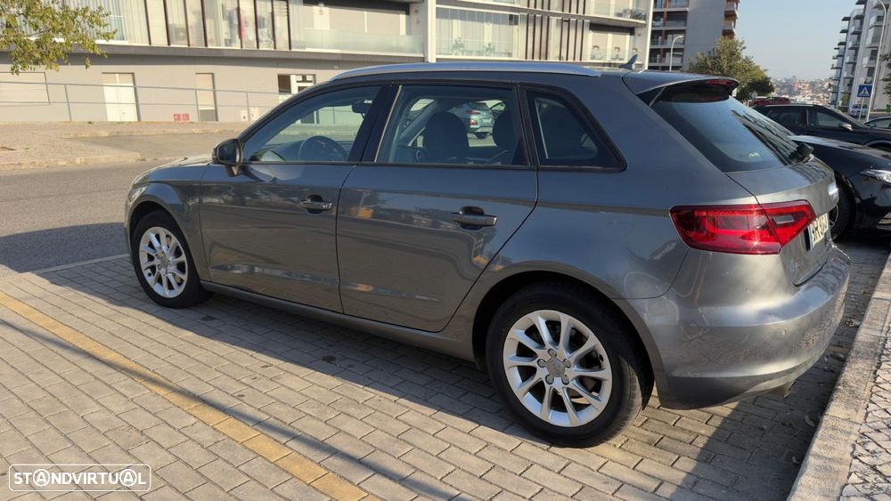 Audi A3 Sportback 1.6 TDI Attraction S tronic - 5
