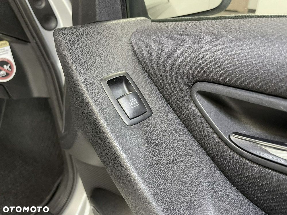 Mercedes-Benz Klasa A 170 BlueEFFICIENCY Avantgarde - 21