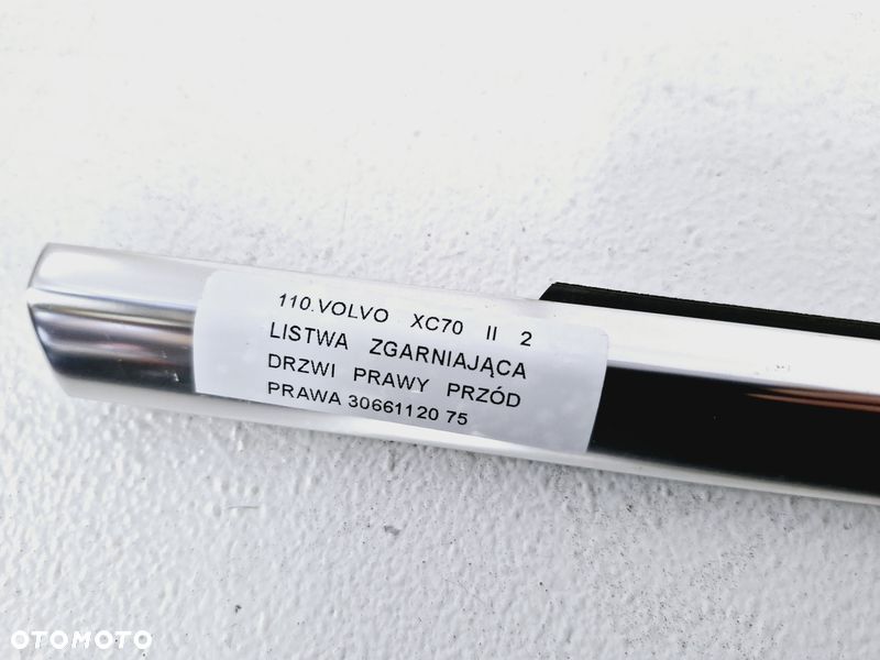 VOLVO XC70 2 II LISTWA ZGARNIAJĄCA DRZWI PRAWY PRZÓD PRAWA PRZEDNIA 30661120 - 2