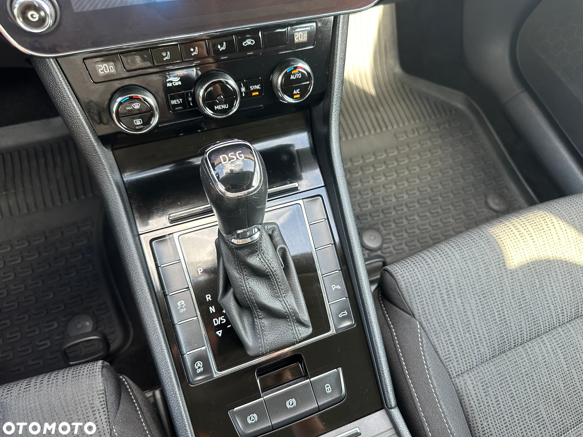 Skoda Superb 2.0 TDI SCR Style DSG - 24