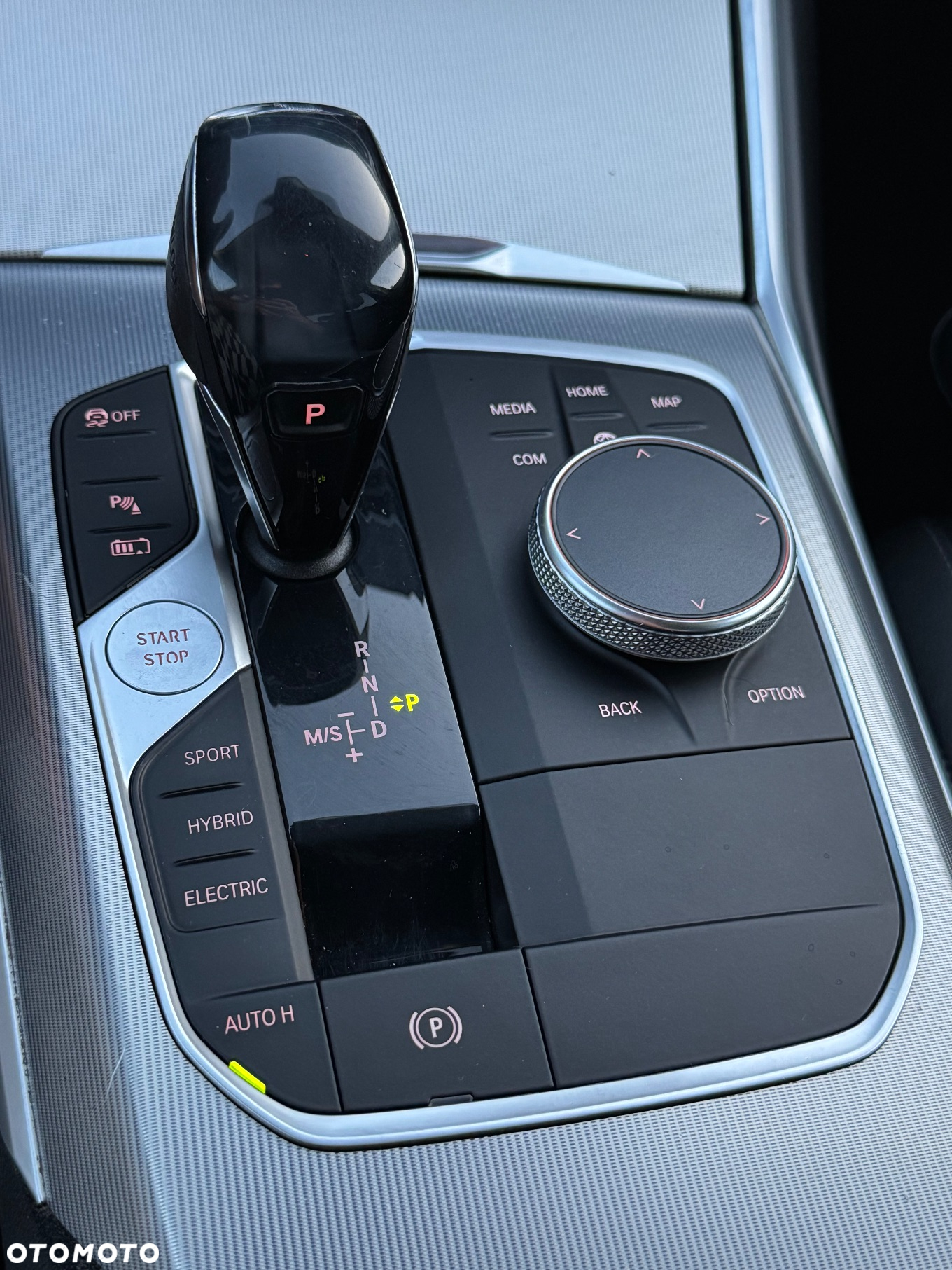 BMW Seria 3 330e Sport - 33