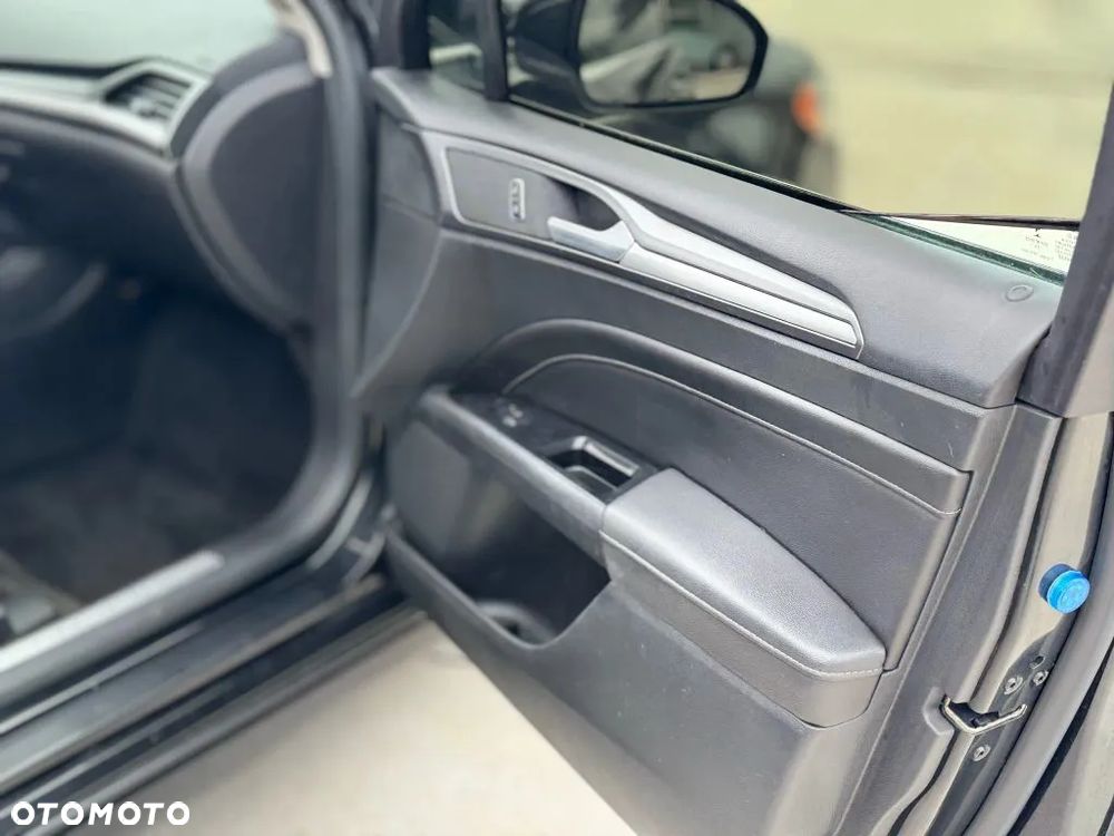Ford Fusion 2.0 EcoBoost Titanium - 20