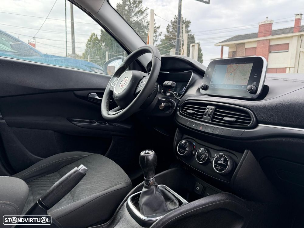 Fiat Tipo Station Wagon 1.3 M-Jet Lounge Tech - 12