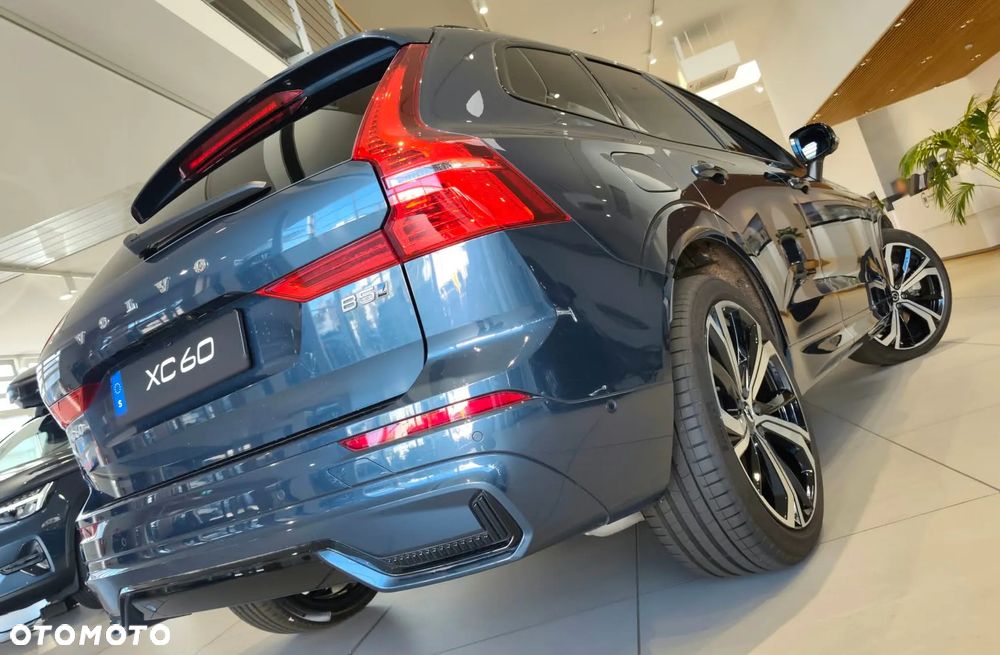 Volvo XC 60 B5 B AWD Ultimate Dark - 6