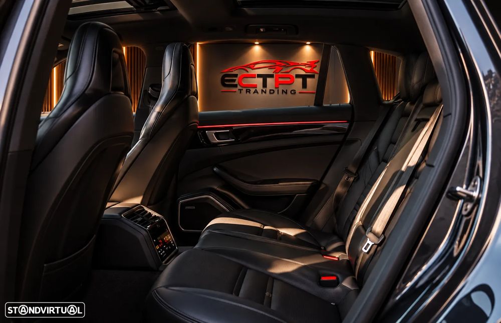 Porsche Panamera Sport Turismo - 12