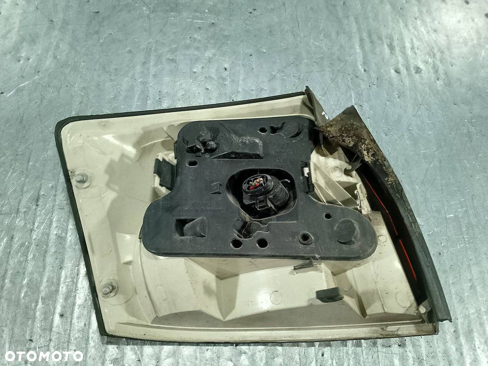 LAMPA TYLNA PRAWA AUDI A4 B6 11-A467B SEDAN - 6