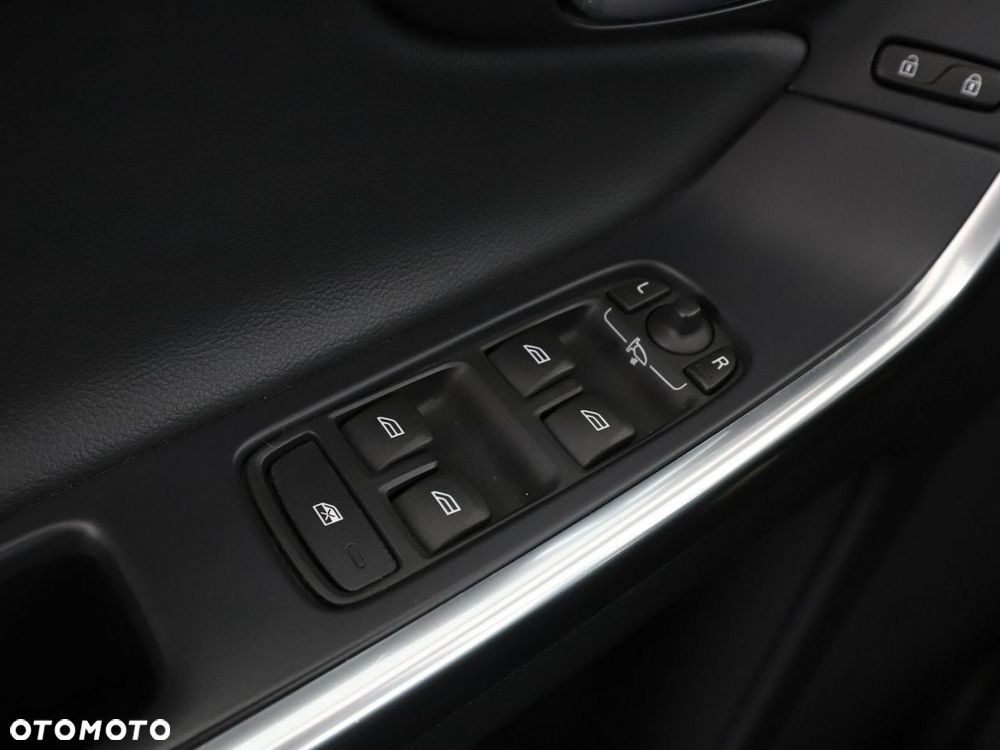 Volvo XC 60 D3 Momentum - 33