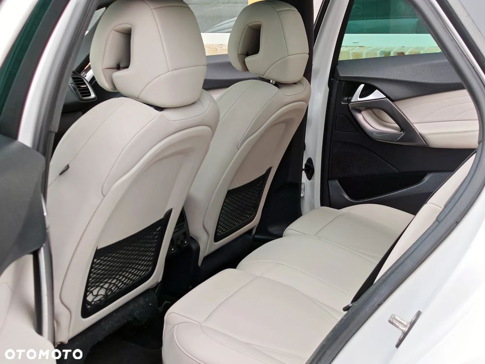 Citroën DS5 HDi 165 SoChic - 13