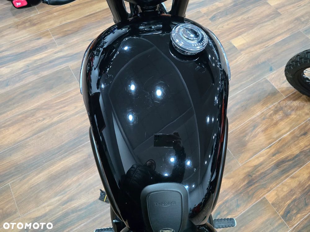 Triumph Bonneville - 19