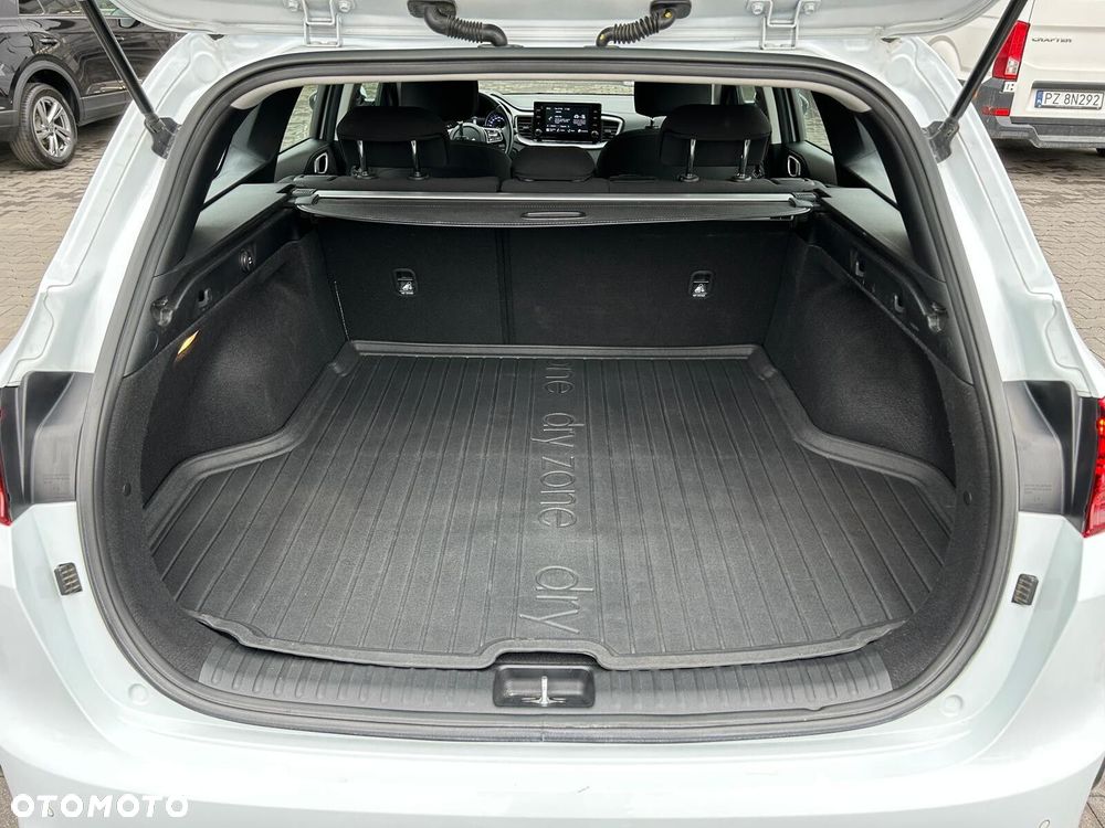 Kia Ceed 1.5 T-GDI M - 10