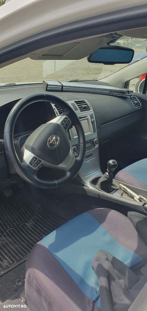 Toyota Avensis 2.0 D-4D Executive - 15