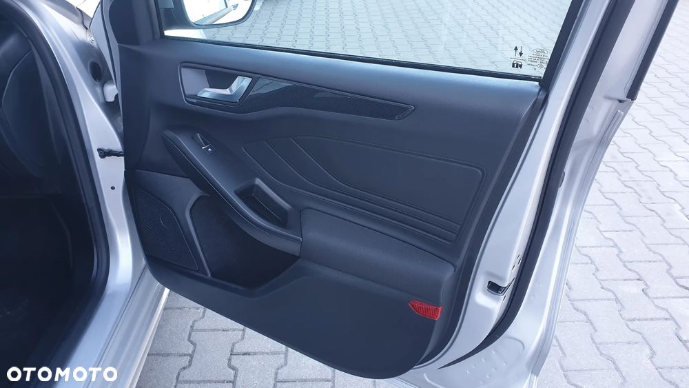 Ford Focus 1.0 EcoBoost mHEV ST-Line X - 16